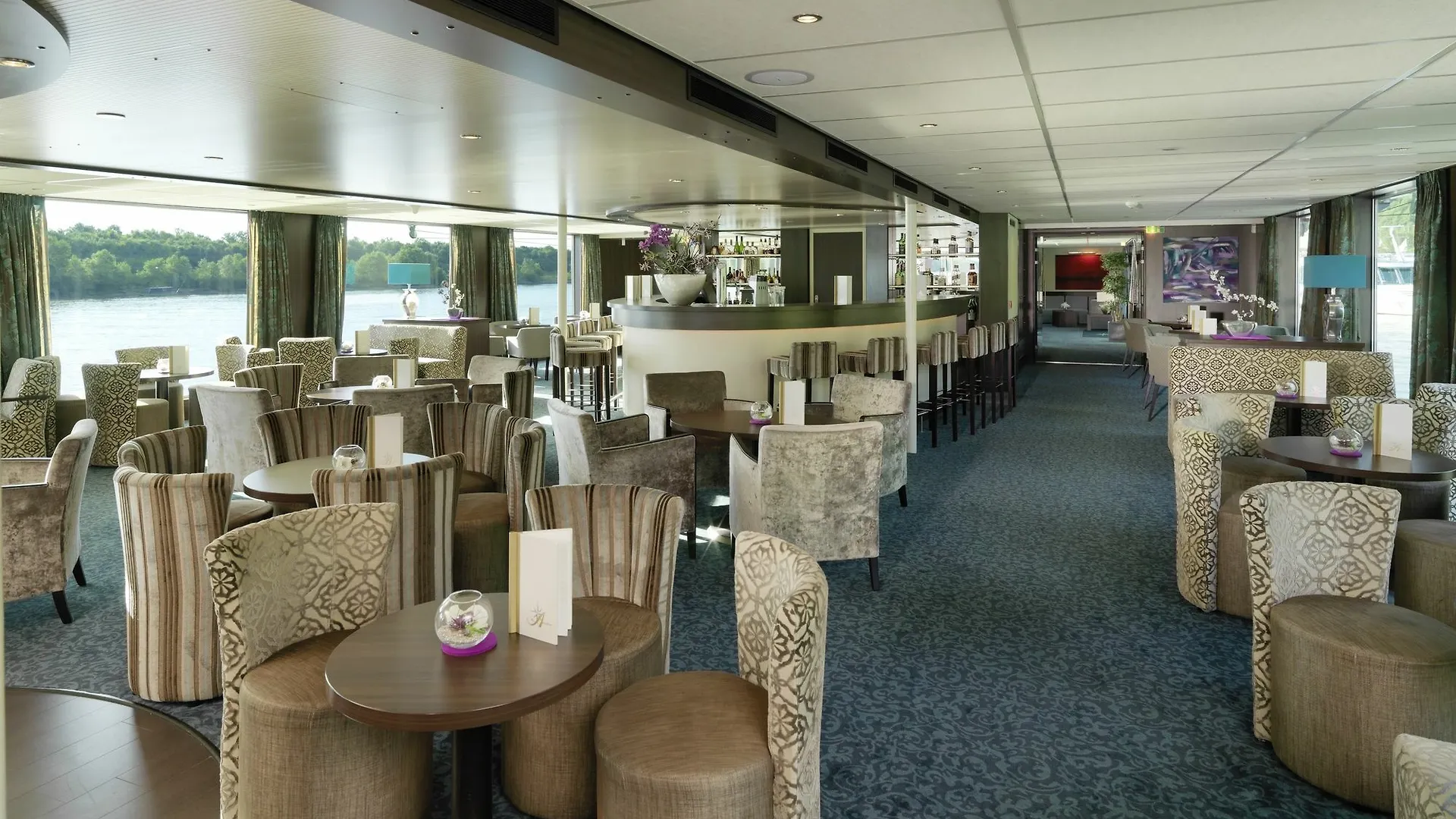 Crossgates Hotelship 4 Star - Altstadt - Duesseldorf Dusseldorf
